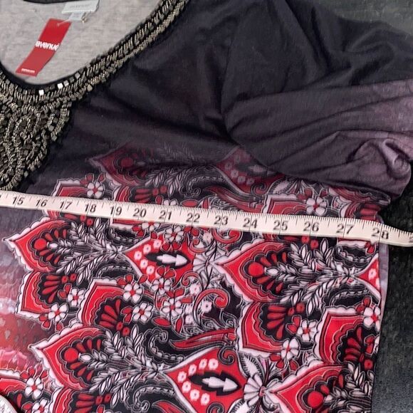NWT Avenue swing shirt/top Sz 26/28 Beaded red/blue Mandala - Picture 7 of 8